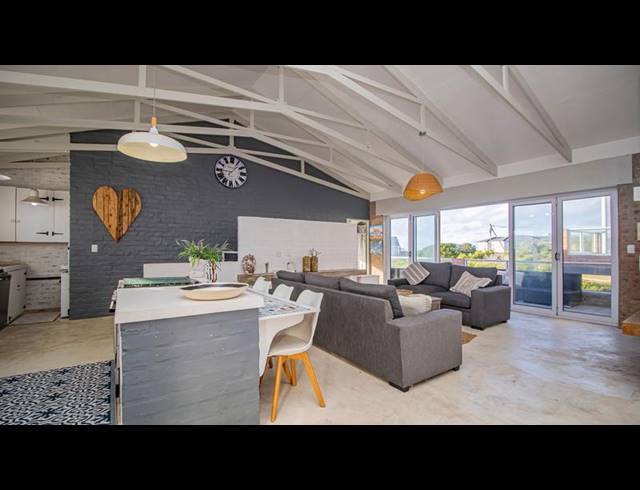 4 BEDROOM HOUSE FOR SALE IN JONGENSFONTEIN